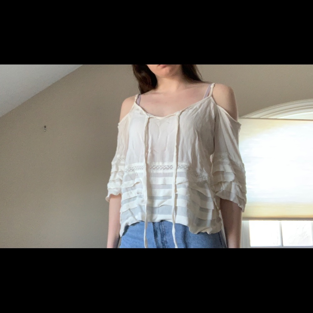 cream american eagle top